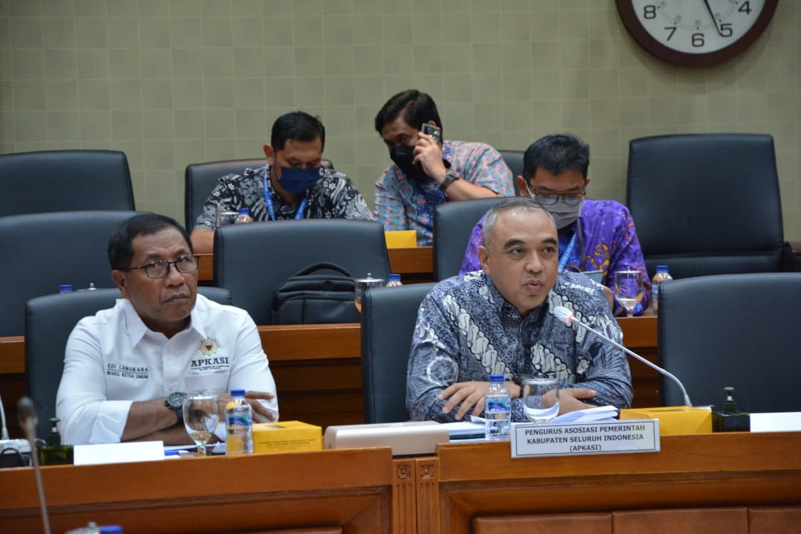 Bupati Tangerang Pimpin Rombongan APKASI dalam Dengar Pendapat Komisi IX DPR RI Terkait Tanaga Honorer