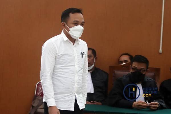 Terbukti Bersalah, Jaksa Juga Tuntut Terdakwa Ricky Rizal Hukuman 8 Tahun Penjara 