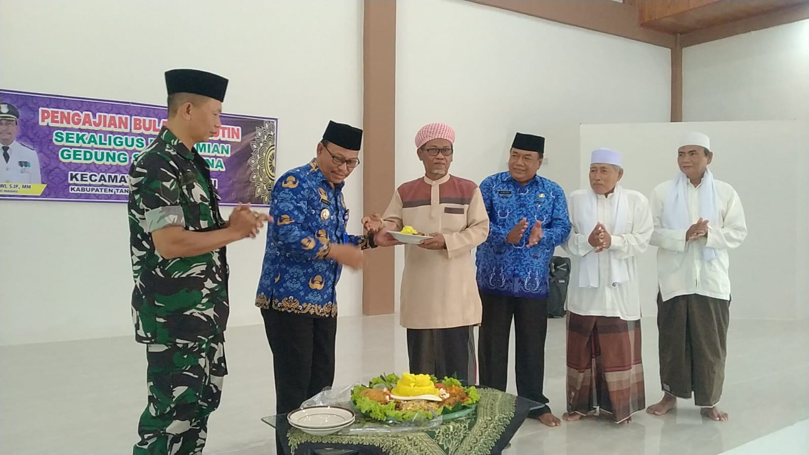 Mewakili Danramil 10/Sepatan, Serka Sumarno Hadiri Pengajian Bulanan dan Peresmian GSG