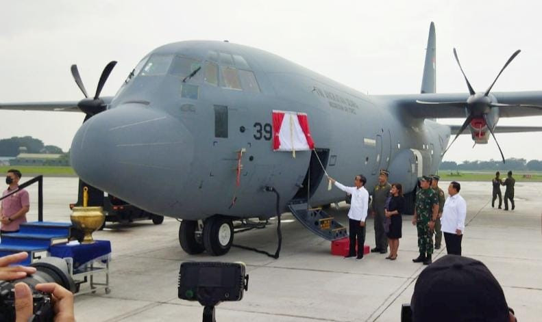 Presiden Jokowi Sebut Pesawat C-130J Super Hercules A-1339, Canggih! 