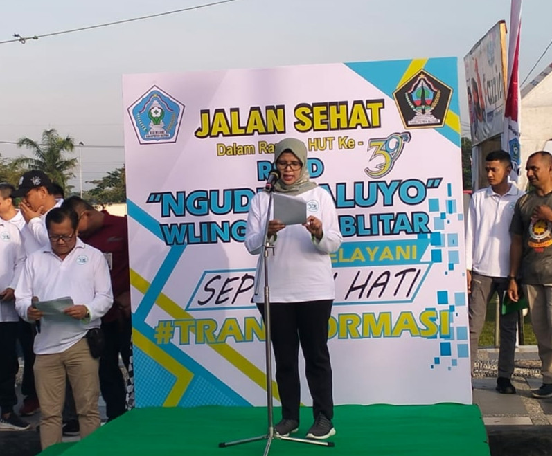 Lepas Jalan Sehat HUT RSUD Ngudi Waluyo Wlingi ke-39, Bupati Blitar Minta Pelayanan Kesehatan Semakin Profesional