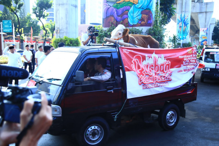 Momen Iduladha dan Sambut HUT Bhayangkara Ke-77, Polri Distribusikan 9.300 Hewan Kurban Ke Seluruh Indonesia