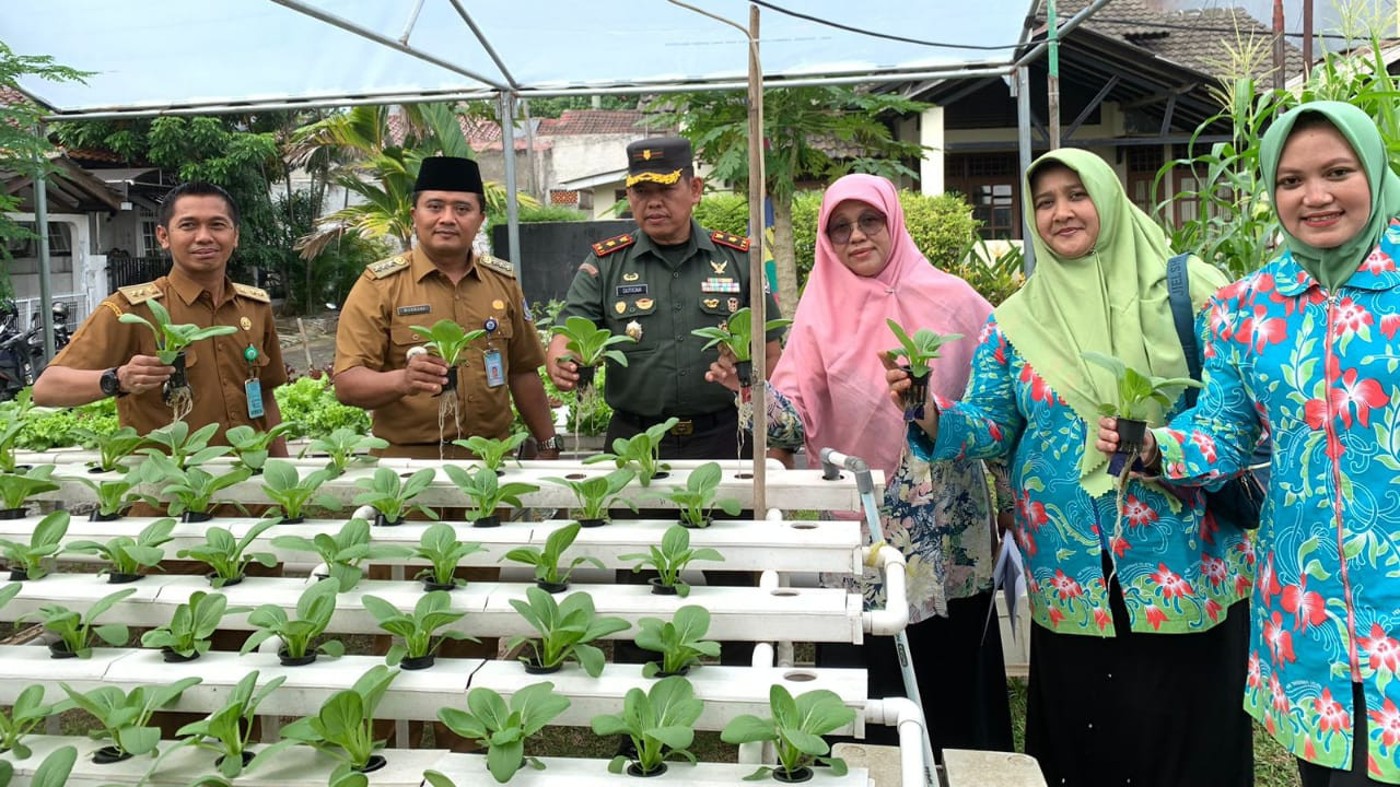 Danramil 08/Pml Bersama Muspika Hadiri  Lomba Kelompok Wanita Tani (KWT) Dumay