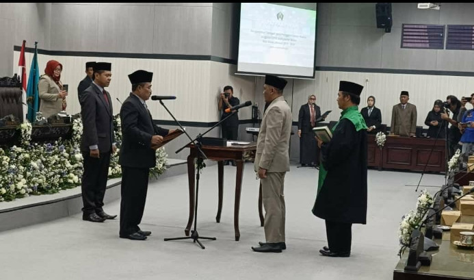 Ketua DPRD Kabupaten Blitar Lakukan Pengambilan Sumpah Janji PAW Mohamat Ansori ini Harapannya
