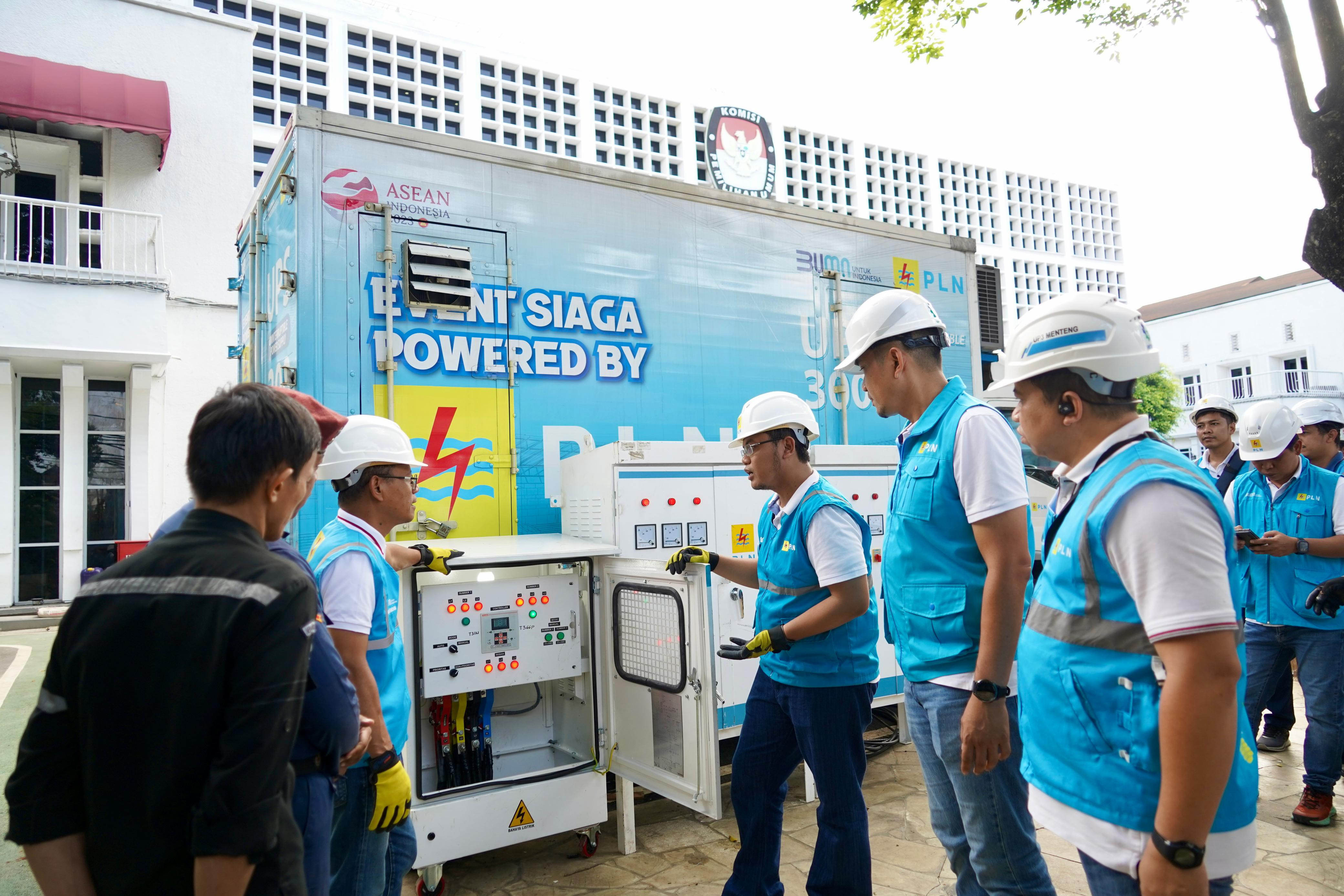 Siapkan Pasokan Listrik Berlapis, PLN Sukses Kawal Proses Pemungutan hingga Penghitungan Suara Pemilu 2024