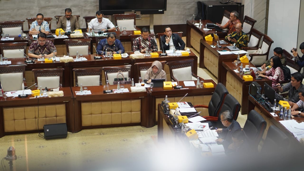 Anggota DPR Anis Byarwati Minta OJK Lebih Cepat Menangani Pengaduan Konsumen