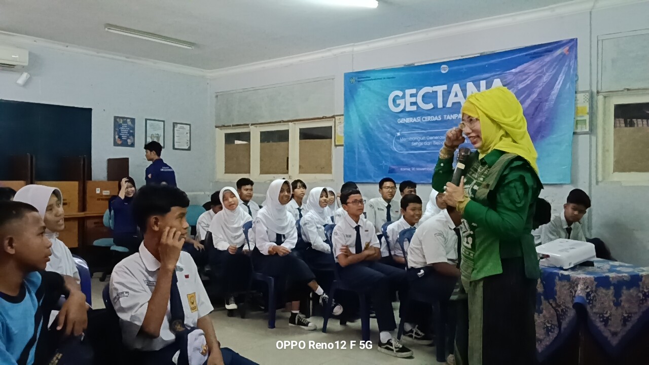 Mahasiswa FISIP UHAMKA Gelar CSR GETCANA di SMPN 55 Jakarta, Bekali Remaja dengan Edukasi Anti-Narkoba