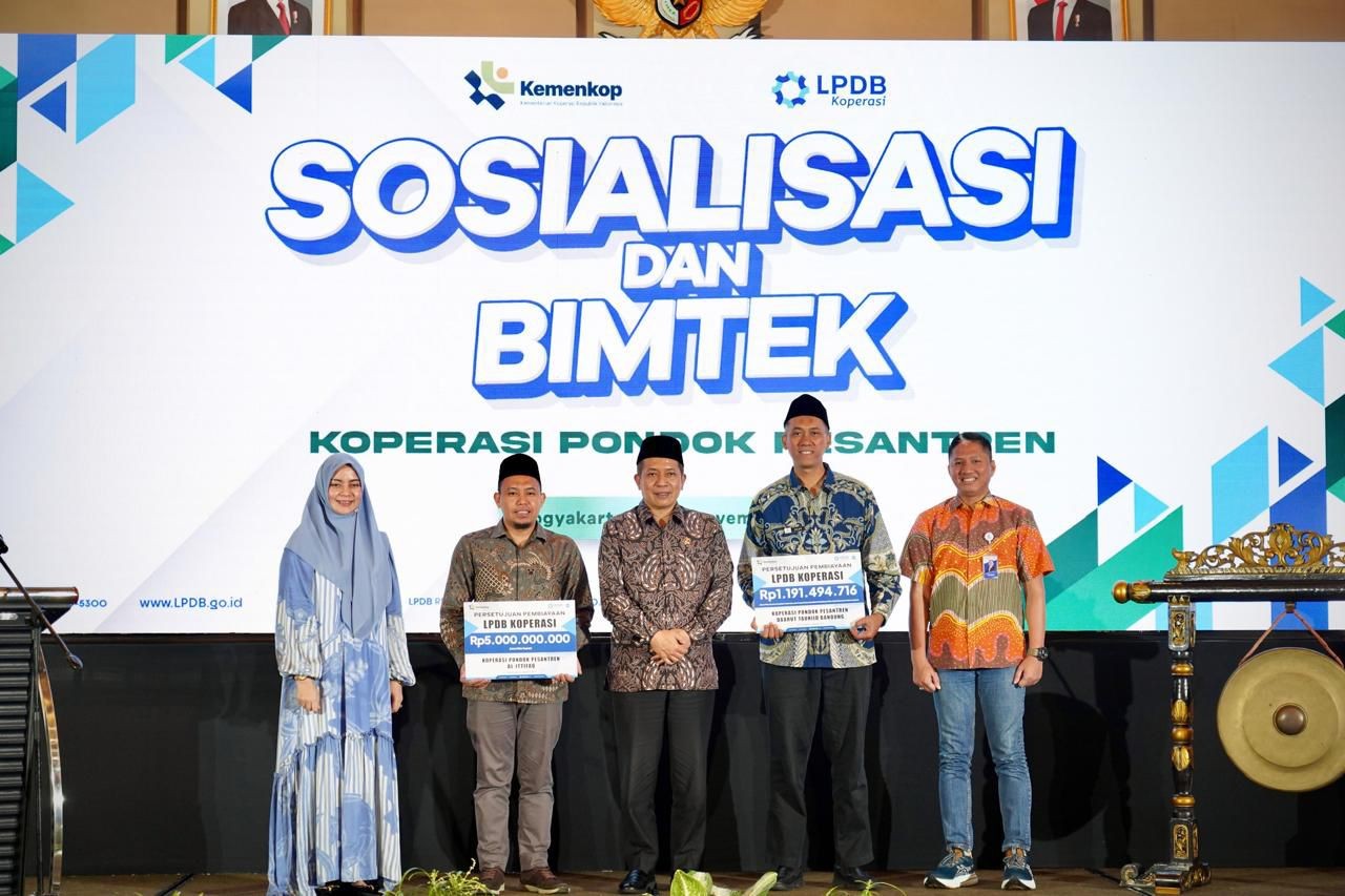 Menkop Ferry Dorong Kopontren Masuk Sektor Produktif Guna Perkuat Ekonomi Umat