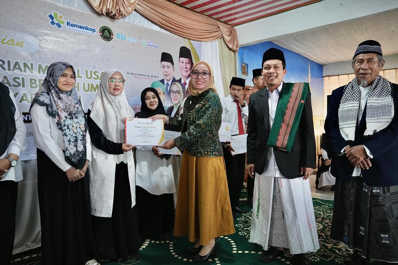 KemenKop Berkomitmen Menggerakkan Ekonomi Umat Melalui Kopontren