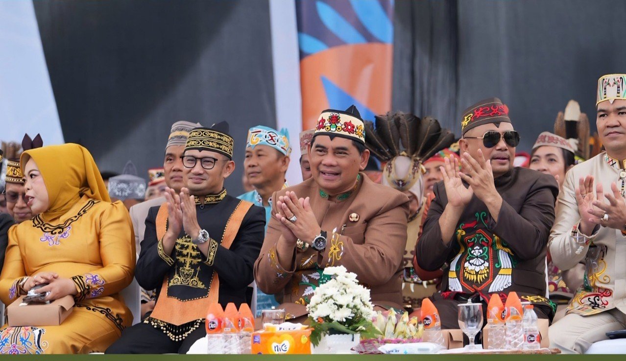 Kontingen Barito Utara Tampil Memukau di Pawai Karnaval Budaya FBIM 2026