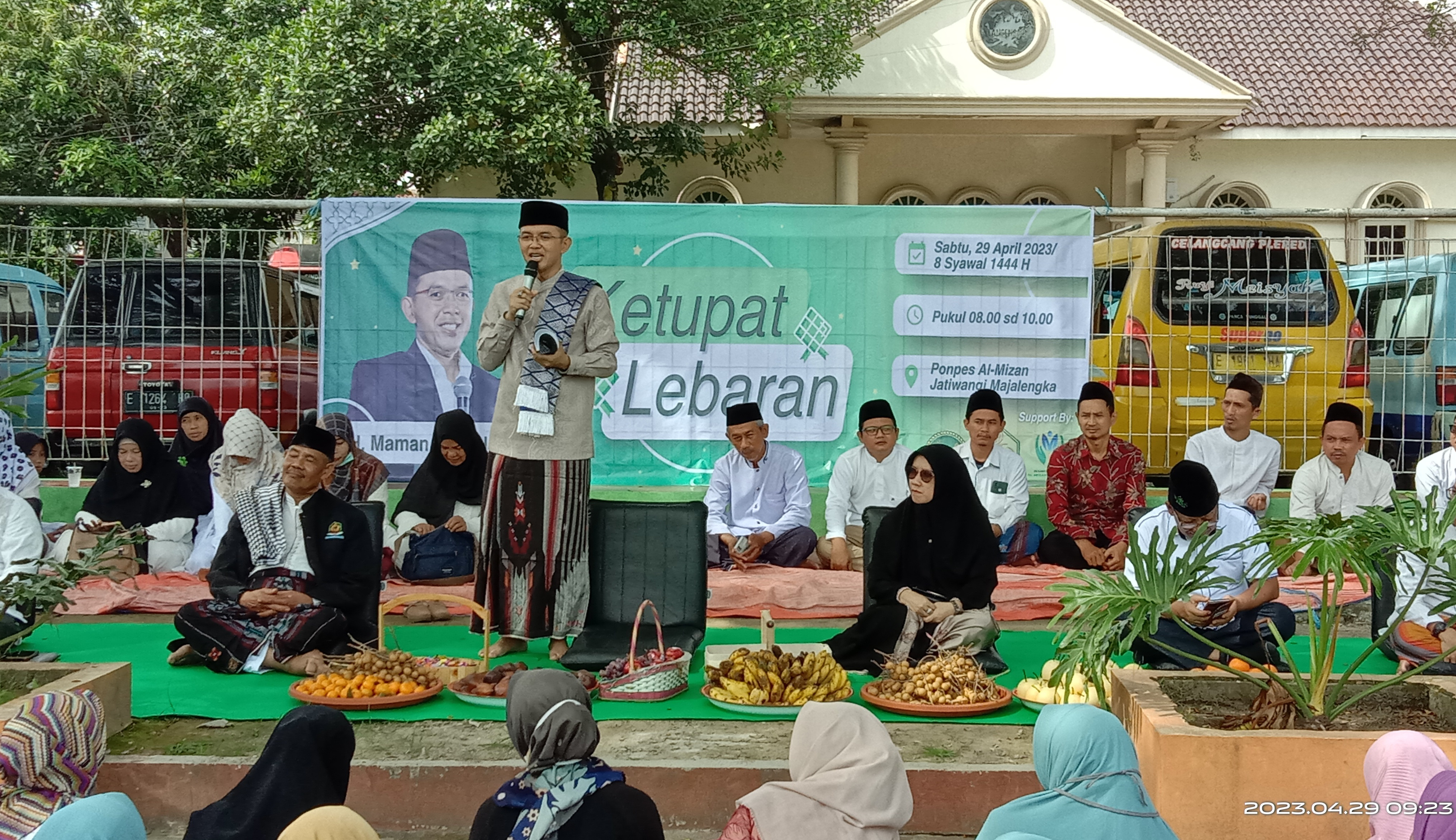 Pimpinan Pondok Pesantren Al Mizan Kiai Maman Imanulhaq Gelar Acara Ketupat Lebaran