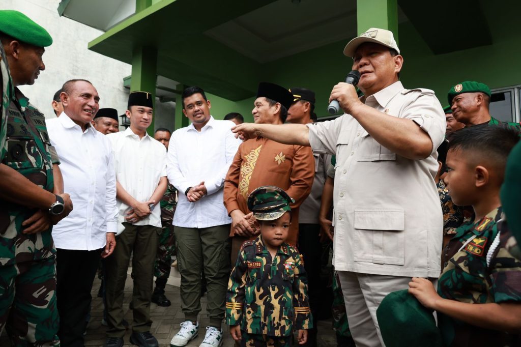 Menhan Prabowo Melihat Langsung Gedung Koramil Yang Dibangun Secara Swadaya: Ini luar biasa